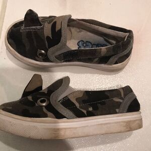 Camo shark shoes